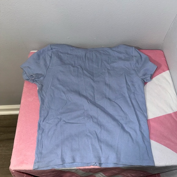 BUNDLE OF CUTE SHIRTS - Picture 10 of 12